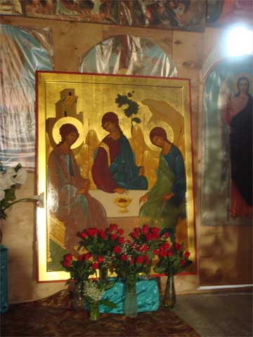 Икона Святой Троицы - подарок настоятеля о. Иоанна